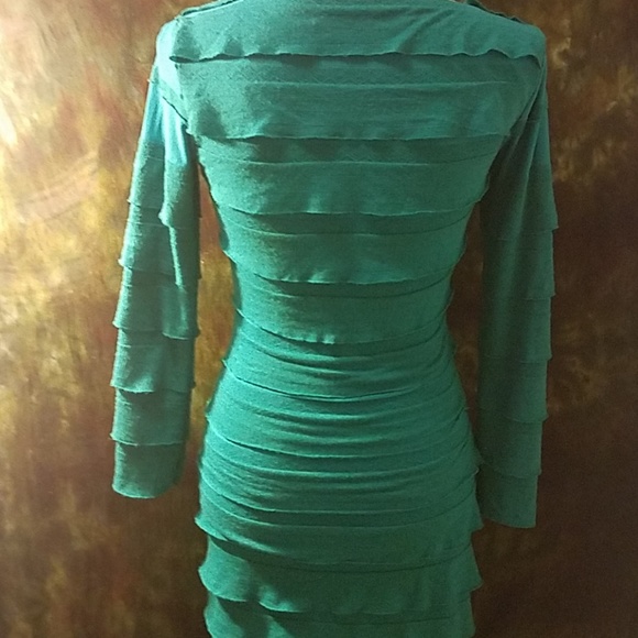 Max Studio 💚 Ruffled Soft Knit Bodycon Dress - Picture 3 of 7